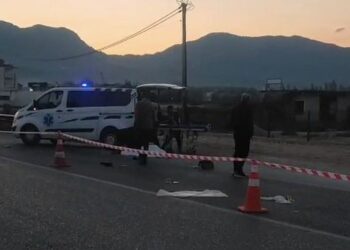 Aksident i rëndë në aksin Fushë Krujë-Vorë, humb jetën një këmbësore –