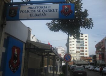 Vodhën makinën e firmës së ndërtimit në Elbasan dhe u arratisën, në kërkim katër punëtorët e huaj –