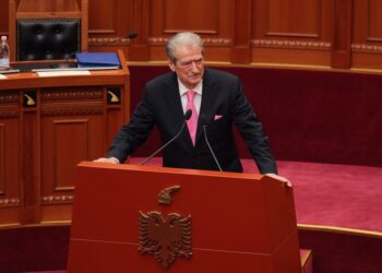 Heqja e imunitetit të Ballukut dhe dërgimi i Linda Ramës para SPAK-ut i hapin rrugën integrimit –