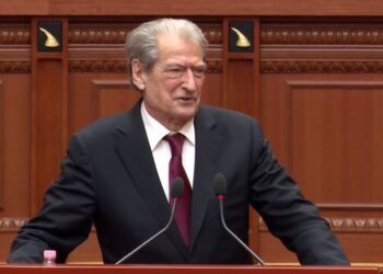 Rama e ka shndërruar parlamentin në “leckë” –