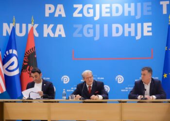 Rama po fsheh të vërtetën mbi integrimin, delegacioni i BE në Tiranë të informojë për procesin e kapitujve –