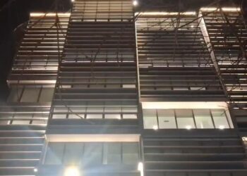 520 mijë euro me një telefonatë –