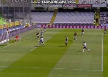 VIDEO/ Shpendi krijon panik në mbrojtje, Çezena përfiton nga autogoli –