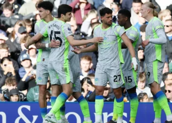 Manchester City hedh tutje Chelsean në Londër dhe kërcënon Arsenalin –