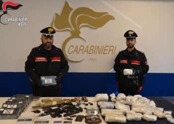 Drejtonte rrjetin e trafikut, shqiptari kapet me 22 kg kokainë dhe arsenal armësh –