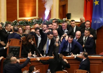 Gjykata Administrative shfuqizon përjashtimin e 6 deputetëve të Partisë Demokratike –