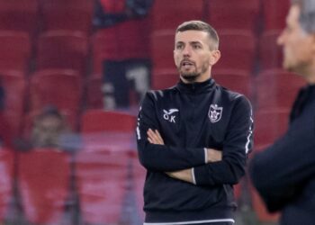 “Rrufe në qiell të hapur”, Partizani shkarkon Kërnajën –