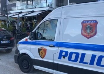 Alarmi për bombë/ Evakuim në një tjetër qendër tregtare në Tiranë –