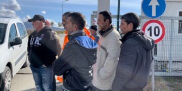 Dy javë pa drita, banorët e Fushmbretit në Elbasan dalin në protestë –