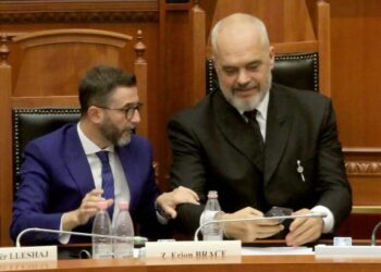 Në Shqipëri bëhet pastrim parash nga mëngjesi në darkë –