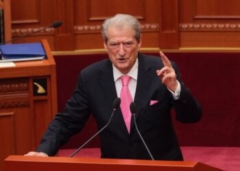 Kryeministri Rama u akuzua në sallën e gjyqit se ka porositur vrasje! Ky është kryekriminel –