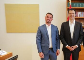 Socialisti që u bë demokrat emërohet drejtori i ri i burgut të Durrësit (Emri) –