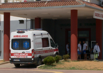 Kërcet arma në Tiranë, një i plagosur! Transportohet në spital me plumb në bark (EMRI) –