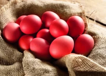 E “Enjtja e Madhe” e lyerjes së vezëve të Pashkëve, cili është kuptimi dhe tradita e saj –