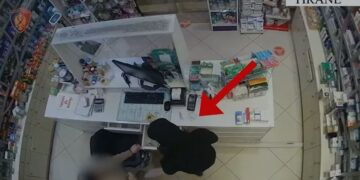 Vodhi xhiron ditore të biznesit nën kërcënimin e thikës, arrestohet hajduti në Tiranë –