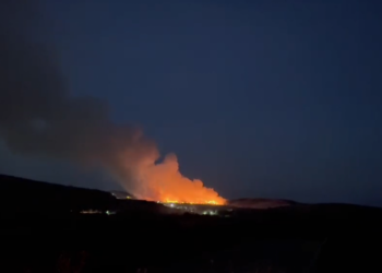 Vijon zjarri në Landfillin e Bushatit, tymi mbulon të gjithë zonën –