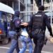 Armë dhe stemë policie/ Arrestohet në Rinas pjesëtari i grupit të Marklen Hakës –