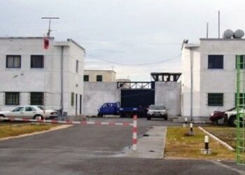 Aksion blic në burgun e Lushnjes, kontrolle në qeli për celularë dhe drogë –