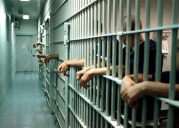 Kushtet cenojnë dinjitetin njerëzor, Avokati i Popullit kërkon mbylljen e 5 burgjeve –