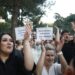 Protestë për Zvërneci, mijëra protestues mbushin Tiranën: Vazhdojmë nesër… –