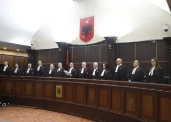 Politikanët lirohen nga paraburgim? Vendimi unifikues i Gjykatës së Lartë: Të vlerësohet profili dhe sjellja para izolimit