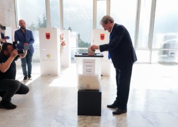 Berisha premtoi ripërtëritjen, fitues në Këshillin Kombëtar dalin ish-drejtorët dhe ish-zv.ministrat e PD –