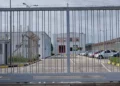 Tre të arrestuar për arkën me alkool dhe drogë në burgun e Fierit, nën hetim 6 zyrtarë –