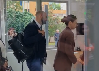 Biznesmeni Bashkim Ulaj paraqitet në GJKKO, mbahet seanca për shpifje me Agron Shehajn –