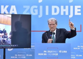 Nuk ka përdorur kurrë në jetën e tij karta krediti! Monika po, të kushëririt të vet –