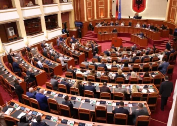 Prapaskenat e paktit PS-PD për rezolutën e anëtarësimit në BE, telefonata Balla-Bardhi në mesnatë –