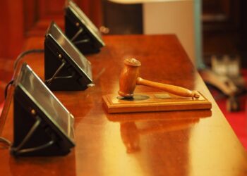 Taktika ekstraligjore, mungesat e avokatëve fusin në ngërç edhe Gjykatën e Posaçme –