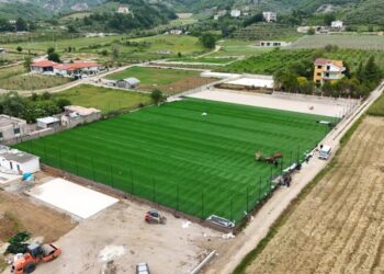 Një tjetër investim i madh nga FSHF për sportistët e rinj, drejt përfundimit fusha e re në Picallë –