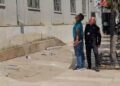 Skandal/ Shembet fasada e Gjykatës së Durrësit, pllakat e mermerit bien në trotuar –