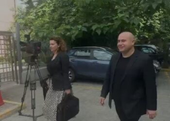 Akuza për korrupsion aktiv në zgjedhjet e 11 majit, kryebashkiaku i Vaut të Dejës paraqitet në GJKKO –