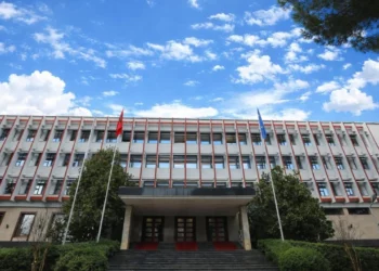 Dronët rusë shkatërruan apartamente në Rumani, Ministria e Jashtme shqiptare dënon sulmin –