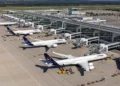 Një dron fluturon pranë zonës së operimit në Aeroportin e Mynihut, pezullohen përkohësisht fluturimet –
