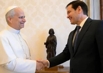 Marco Rubio në Vatikan, do të takohet me Papën për “të qetësuar gjakrat” pas sulmeve të Trump –