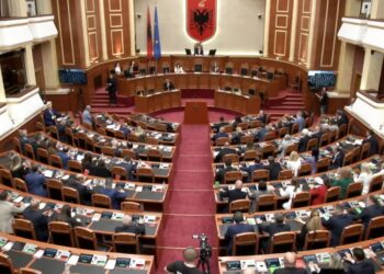 Kuvendi miraton ndryshimet në Rregullore, PS dhe PD bëhen bashkë me 100 vota pro –
