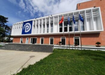 Kryesia e PD mblidhet për ndryshimet statutore dhe strukturat drejtuese –