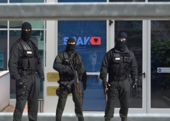 SPAK aksion kundra pastrimit të parave, goditet grupi kriminal! Lëshohen 10 masa sigurie –