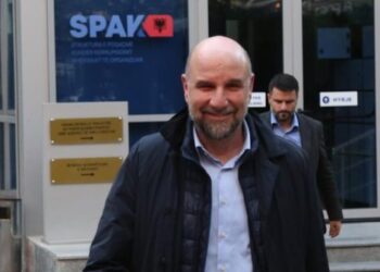 “Ferma e Mollëve” e Dritan Agollit, 786 MLN lekë/ Kush është biznesmeni nga Ku çova që këputi tenderin me “Flamur të kuq”? –