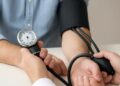 Hipertensioni në Shqipëri mbi mesataren globale, trajtimi mbetet i ulët –