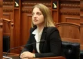 Koçeku njoftoi largimin nga PS/ Protestuesit-deputetes: Bashkohu me ne në shesh!