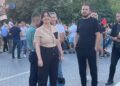 Ish-deputeti i PD Ervin Salianji i bashkohet protestës në Tiranë, e shoqëron Alesia Balliu –