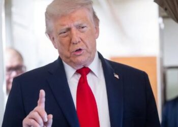 “Irani rrëzoi Apache-n tonë”/ Trump kërkon reagim pas rrëzimit të helikopterit në Hormuz –