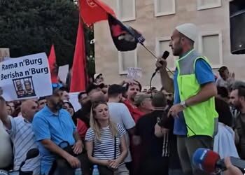 “I infiltruari i Erion Veliajt në krye të protestës për Zvërnecin”, PD: Pastroni radhët! –