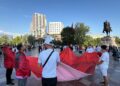 Dita 10/ Protestuesit e Zvërnecit mblidhen prapë në sheshin Skënderbej, nisen drejt Kryeministrisë –