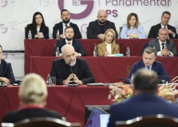 Pas largimit të deputetes, PS mbledh nesër Kryesinë dhe grupin parlamentar –