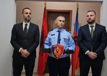 “Kallashnikovi depërtoi antiplumbin”/ Vrasja e policit të Shqiponjës në Maliq dhe plagosja e kolegut të tij, flet drejtori Hita –