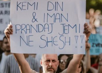 Udhëheqësi që mashtron qytetarët nuk shkon në Xhenet –